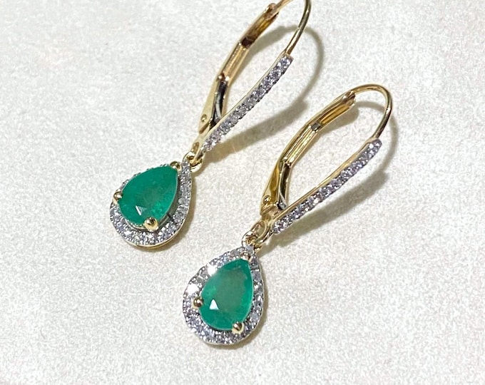 Vintage 14K Solid Yellow Gold 1.06ct Genuine Pear cut Emerald & Diamond Dangle Earrings.