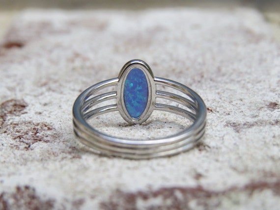 Vintage Sterling Silver Blue Opal Ring. - image 4