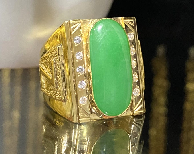 Vintage 15K Yellow Gold Saddle Green Jade & White Topaz Ring Size 9