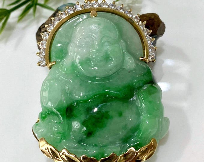 Vintage 18K Solid Gold Green Jadeite Jade, White Topaz Laughing Buddha Pendant Mat Ong Dia.