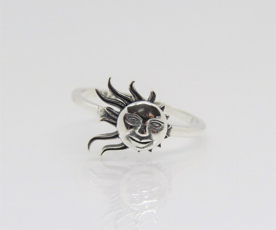 Vintage Sterling Silver Sun Ring Size 7 - image 1