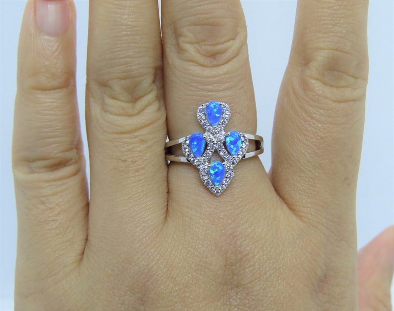 Vintage Sterling Silver Blue Opal /& White Topaz Ring Size 6