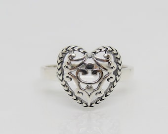 Vintage Sterling Silver Heart Filigree Ring Size 7
