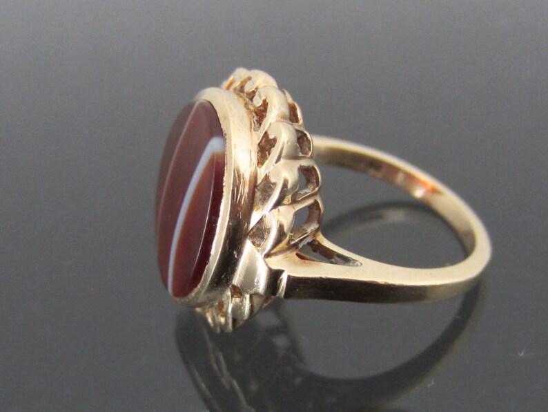 Vintage 1960s Natural Oval Banded Brown Agate Ring 2ct 10K Yellow Gold Size 6.5