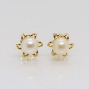 Vintage 14K Solid Yellow Gold Pearl Sun Stud Earrings