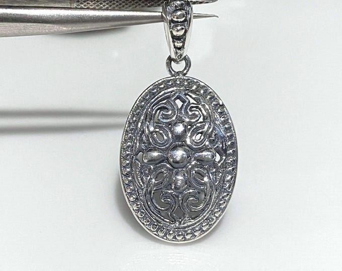 Vintage Sterling Silver Flower Filigree Oval Pendant