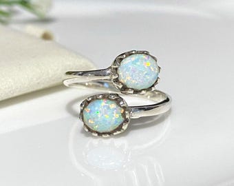 Anillo de ópalo blanco en plata de ley talla 7