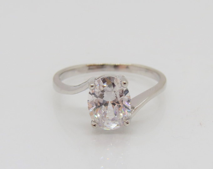 Vintage Sterling Silver Oval cut White Topaz Ring Size 5