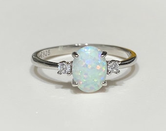 Vintage Sterling Silver Oval White Opal & White Topaz Ring.