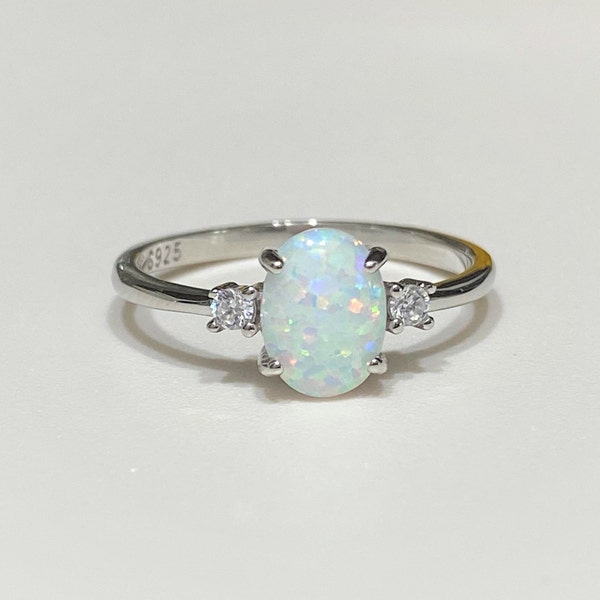 Vintage Sterling Silver Oval White Opal & White Topaz Ring.