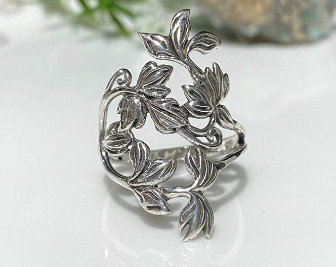 Sterling Silver Leaves Long Ring Size 7.