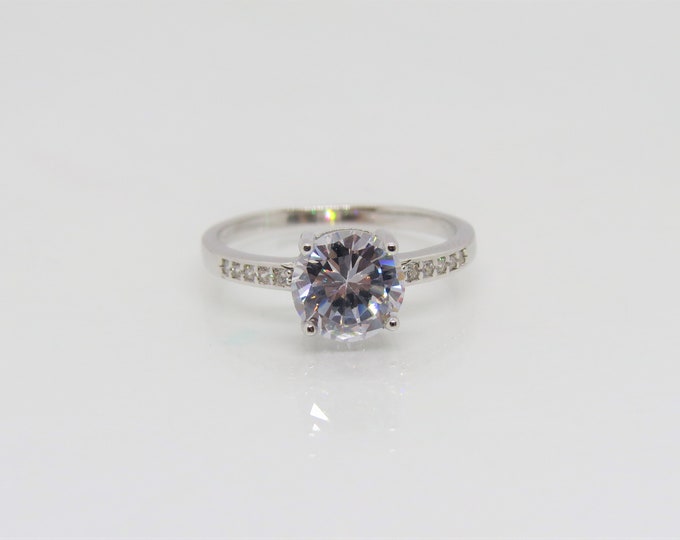 Vintage Sterling Silver Round cut White Topaz Solitaire Ring Size 9