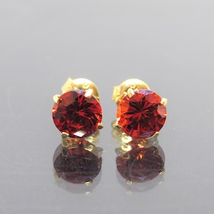 Vintage 18K Solid Yellow Gold 2.56ct Round cut Hessonite Garnet Stud Earrings 7MM