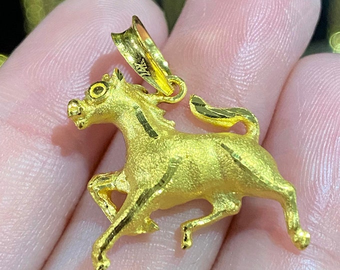 Vintage 24K 980 Solid Pure Gold Diamond cut Horse Pendant.