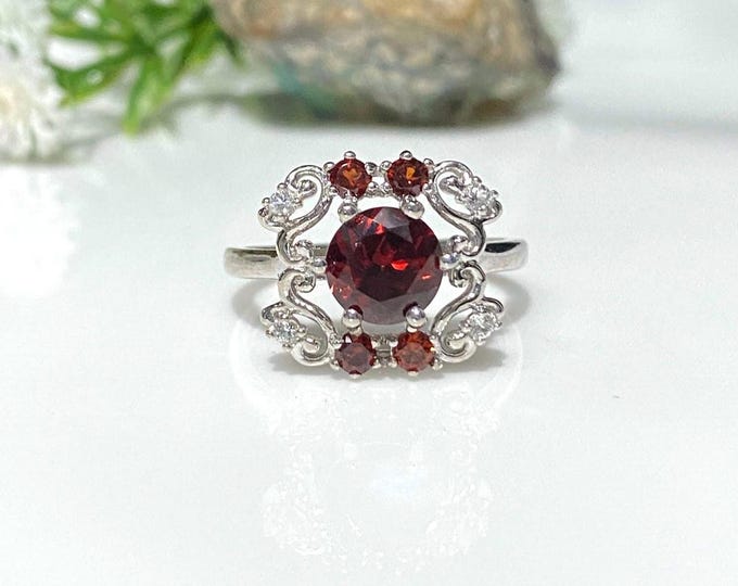 Vintage Sterling Silver Natural Garnet, White Topaz Ring Size 7.25