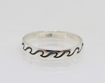 Vintage Sterling Silver Carved Band Ring Size 7