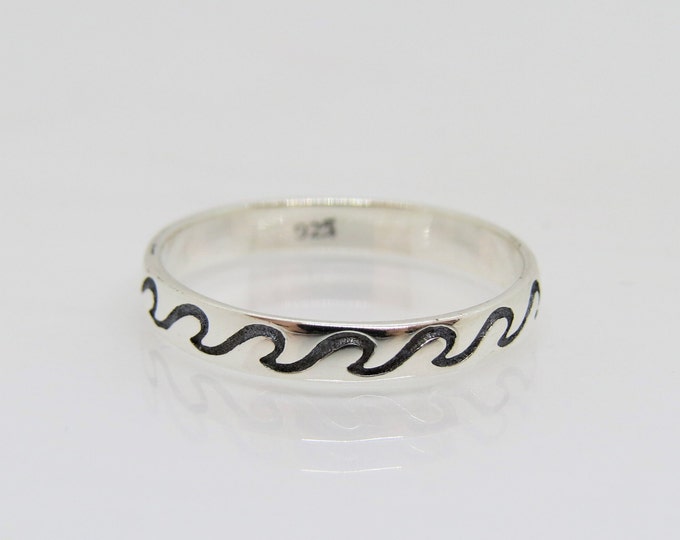 Vintage Sterling Silver Carved Band Ring Size 7