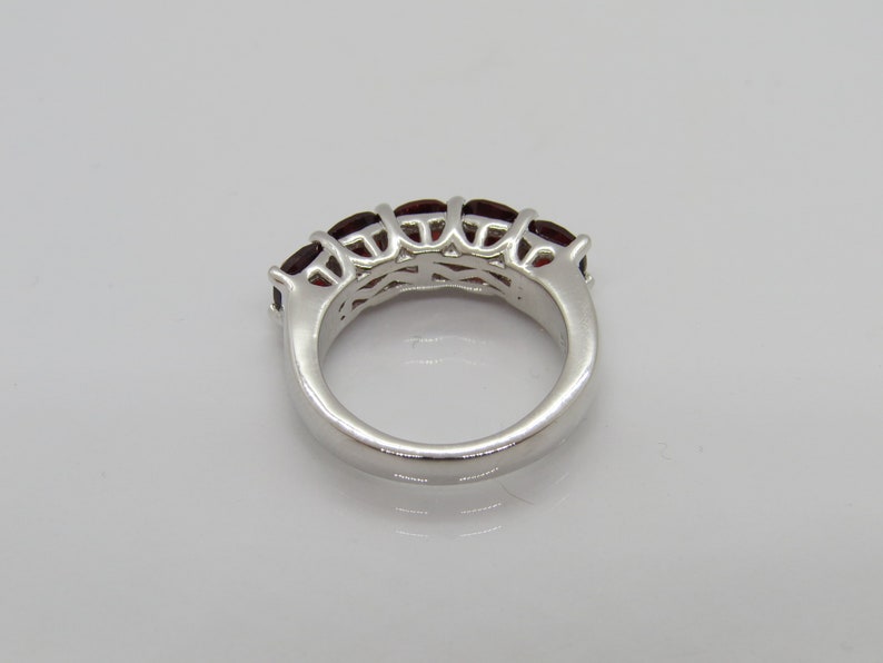 Vintage Sterling Silver 3.35ct Natural Garnet Ring Size 7