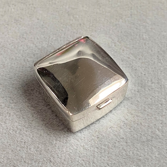 Sterling pill deals box