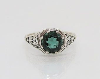 Sterling Silver Emerald Filigree Ring.
