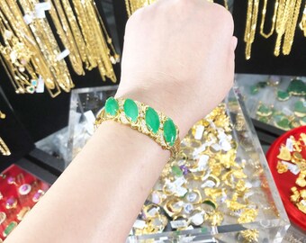 Vintage 18K Solid Gold Translucent Green Jadeite Jade White
