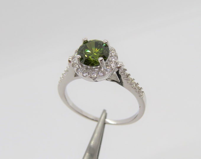 Vintage Sterling Silver Peridot & White Topaz Solitaire Ring Size 7