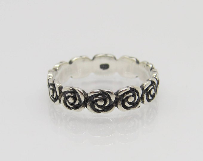 Sterling Silver Flowers Band Ring.