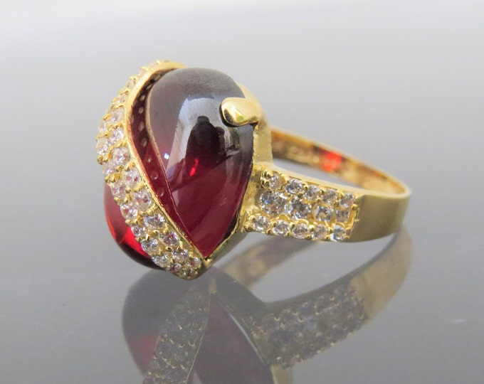 Vintage 18K Solid Yellow Gold Garnet Cabochon & White Topaz Pave Ring Size 7.5