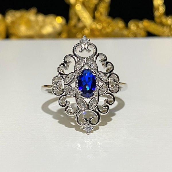 Vintage Sterling Silver Blue Sapphire & White Topaz Filigree Ring.