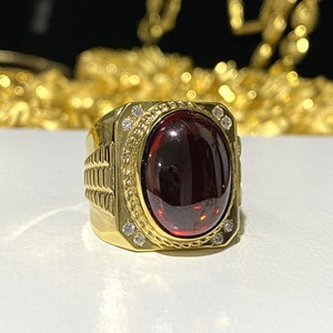 Vintage 15K 610 Yellow Gold Garnet Cabochon Men's Ring Size 8.5