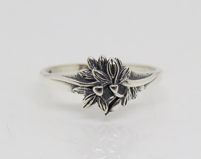 Vintage Sterling Silver Leaves Ring Size 5
