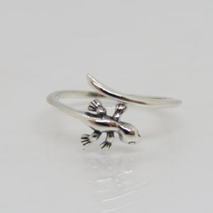 Vintage Sterling Silver Lizard Thin Band Ring Size 7