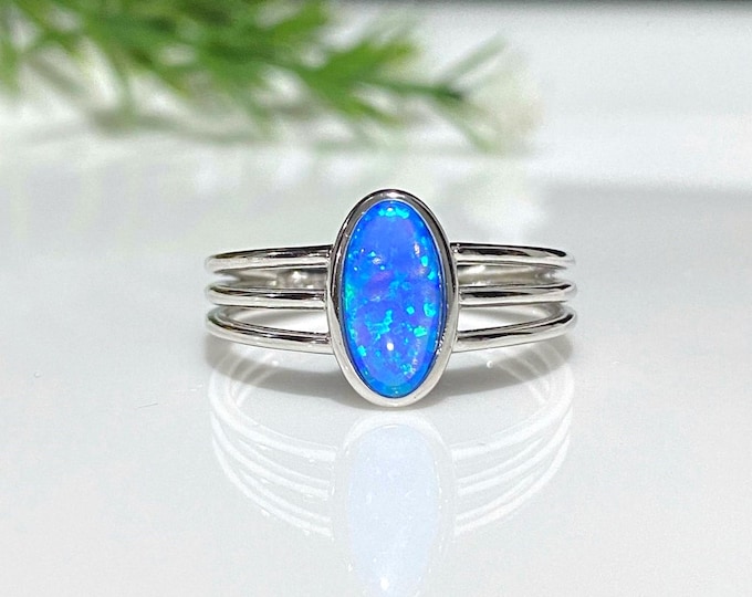 Vintage Sterling Silver Blue Opal Ring.