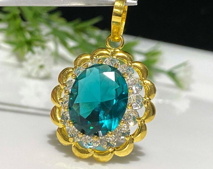 Vintage 18K Solid Yellow Gold Oval cut Green Tourmaline & White Topaz Pendant.