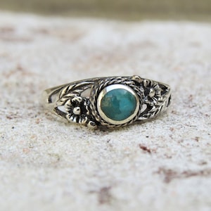 Sterling Silver Turquoise Floral Ring.
