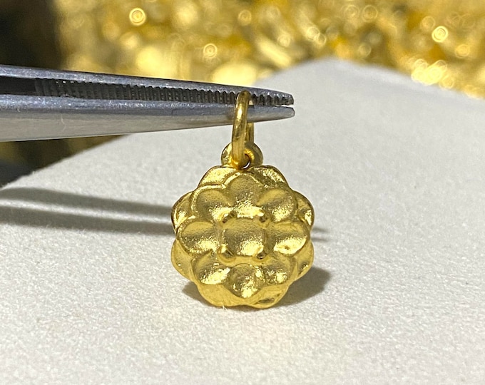 Vintage 24K 9999 Yellow Gold Flower Charm Pendant Make for Charm Bracelet