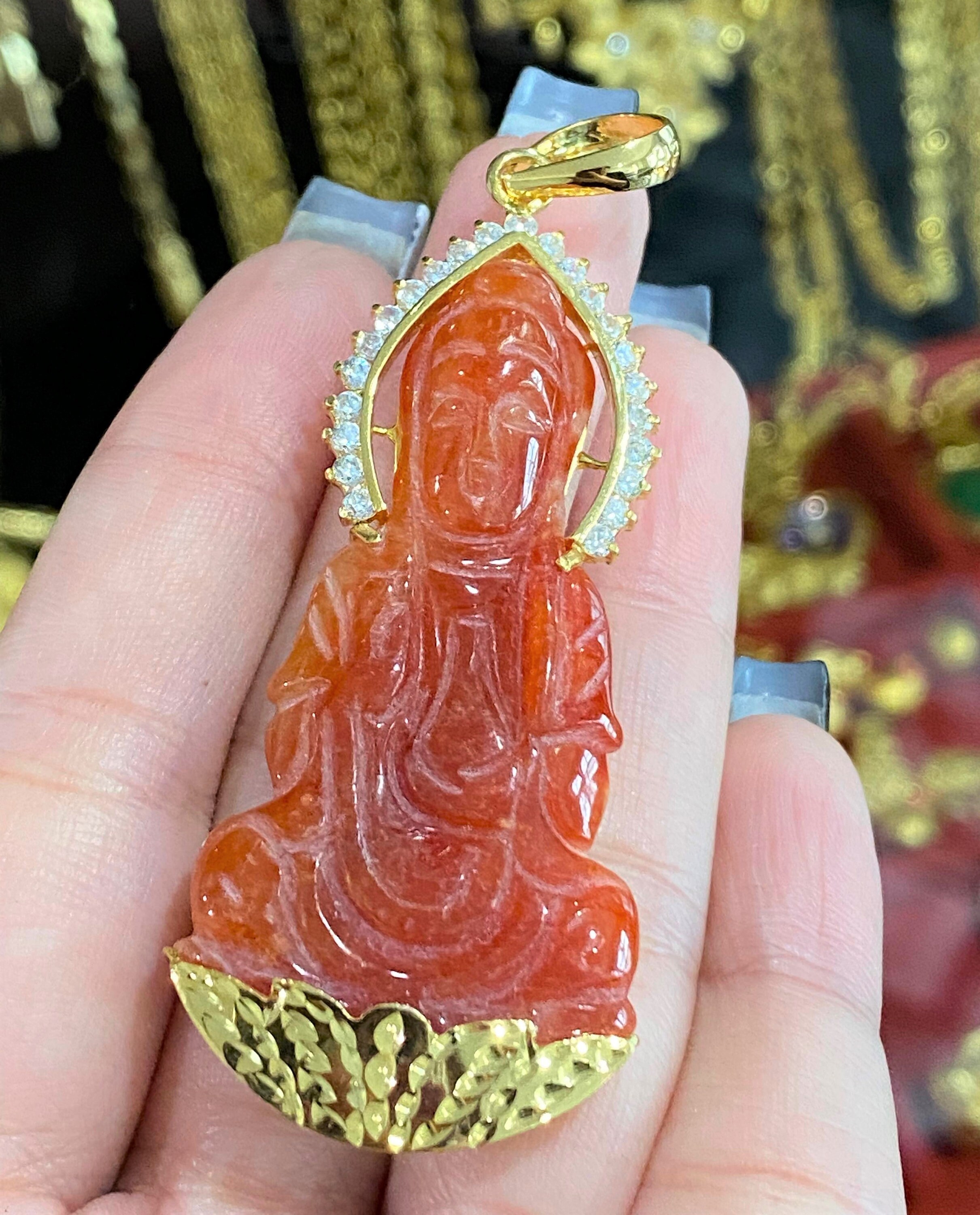 Vintage 18K Solid Yellow Gold Red Jade Jadeite Jade, White