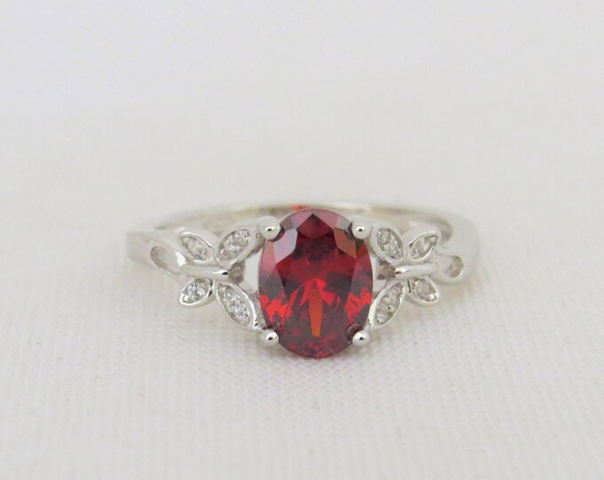 Vintage Sterling Silver Oval Fire Garnet & White Topaz Ring Size 7