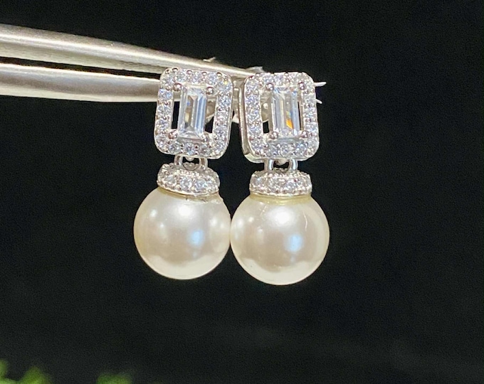 Vintage Sterling Silver Freshwater Pearl & White Topaz Earrings