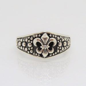 Vintage plata esterlina flor de lis anillo tamaño 9