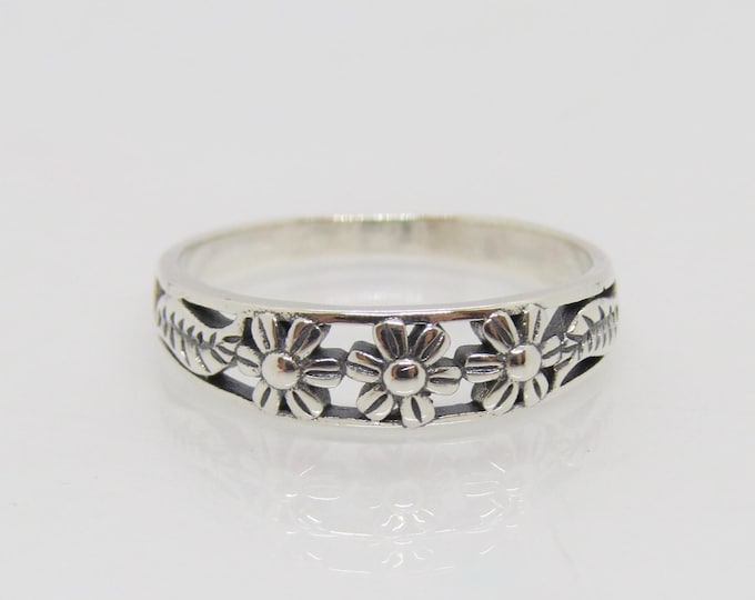 Vintage Sterling Silver Flowers Ring Size 7