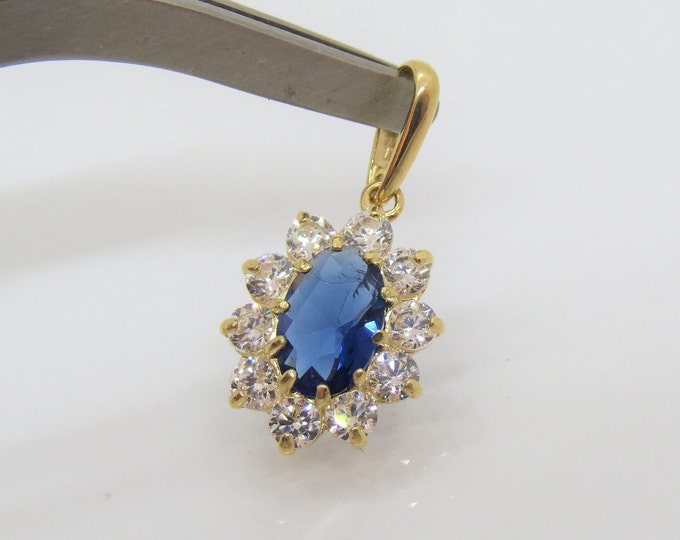Vintage 14K Solid Yellow Gold Created Blue Sapphire & White Topaz Flower Pendant