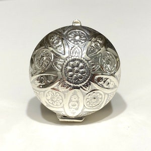 Vintage Sterling Silver Carved Flower Pill Box.