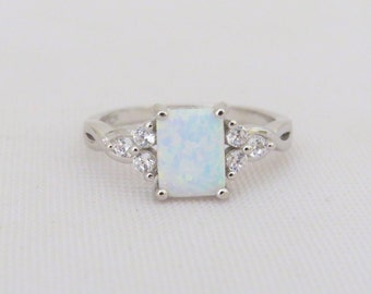 Vintage Sterling Silver White Opal & White Topaz Celtic Ring Size 7