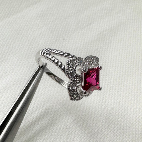 Vintage Sterling Silver White Topaz & Ruby Ring. - image 5