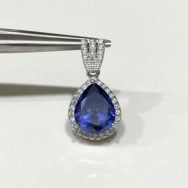 Sterling Silver Pearl cut Tanzanite & White Topaz Pendant.