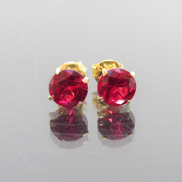 Vintage 18K Solid Yellow Gold Round cut Ruby Stud Earrings 7MM