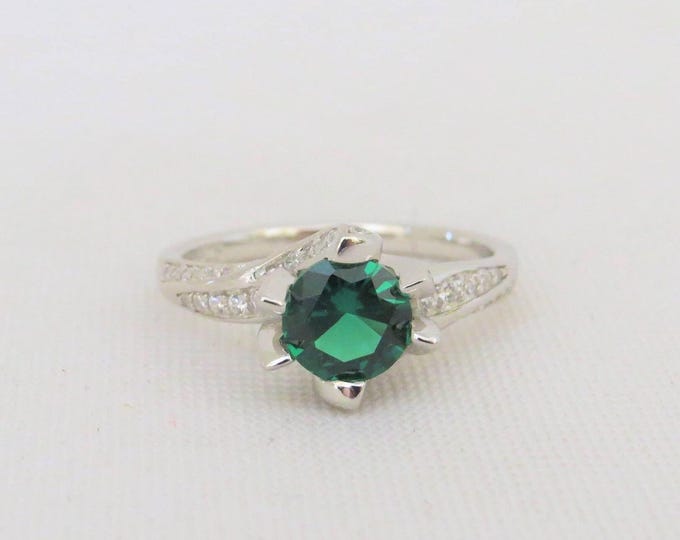 Vintage Sterling Silver Emerald & White Topaz Solitaire Pave Ring Size 7