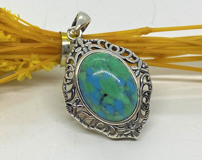 Vintage Sterling Silver Turquoise Filigree Pendant.