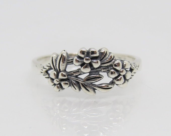 Vintage Sterling Silver Flowers Ring Size 7